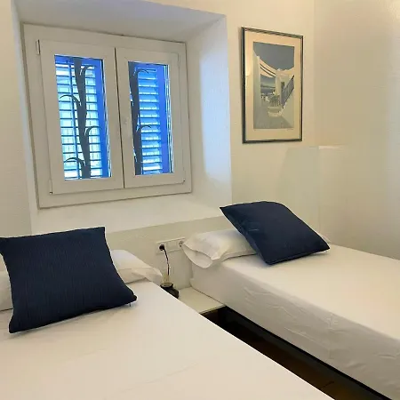 Apartment Palau - Gran Casa De Pueblo Con Fantasticas Vistas Al Mar Cadaques